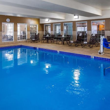 Best Western Plus Pioneer Park Inn Fairbanks Exterior photo