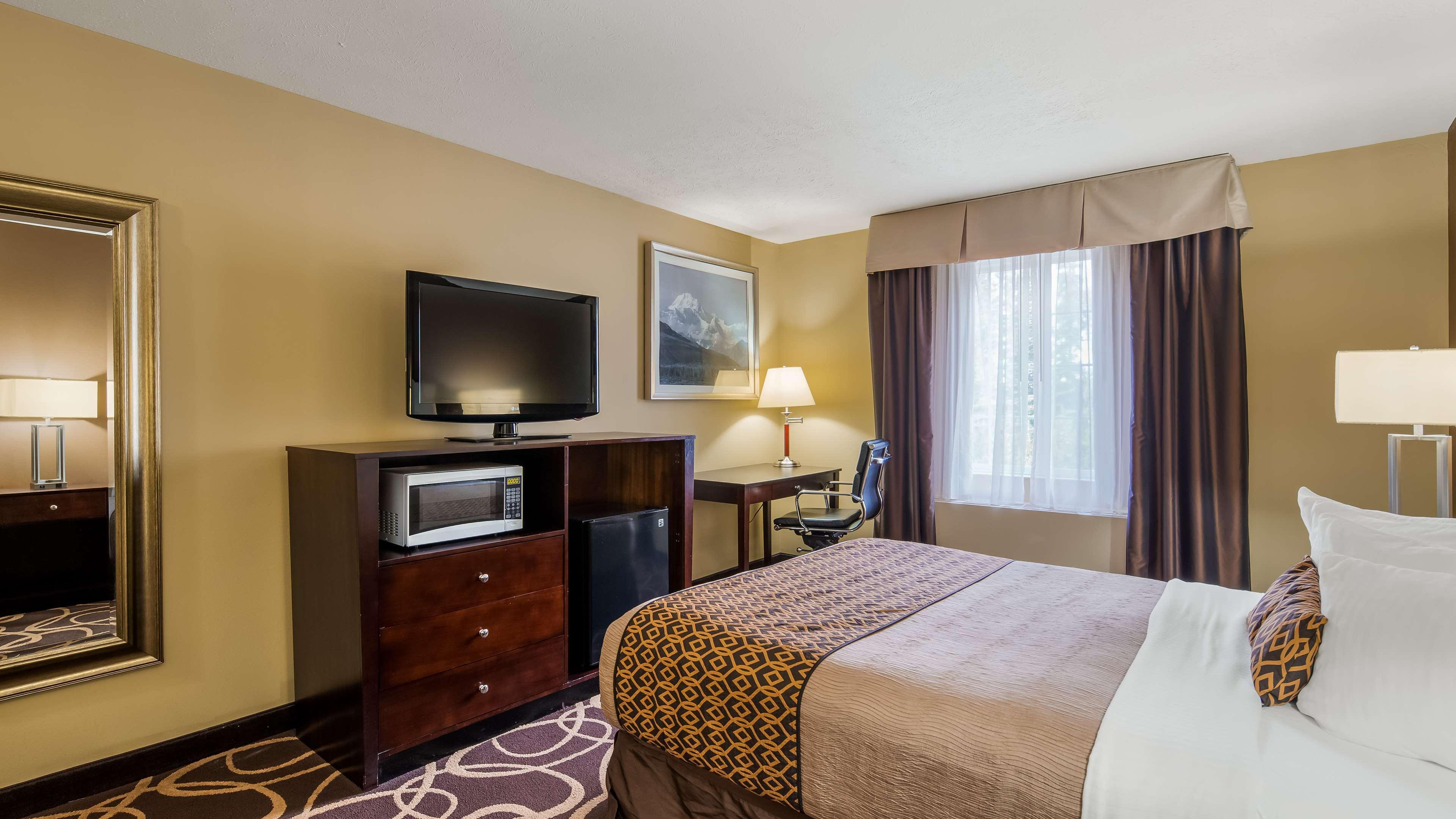 Best Western Plus Pioneer Park Inn Fairbanks Exterior photo