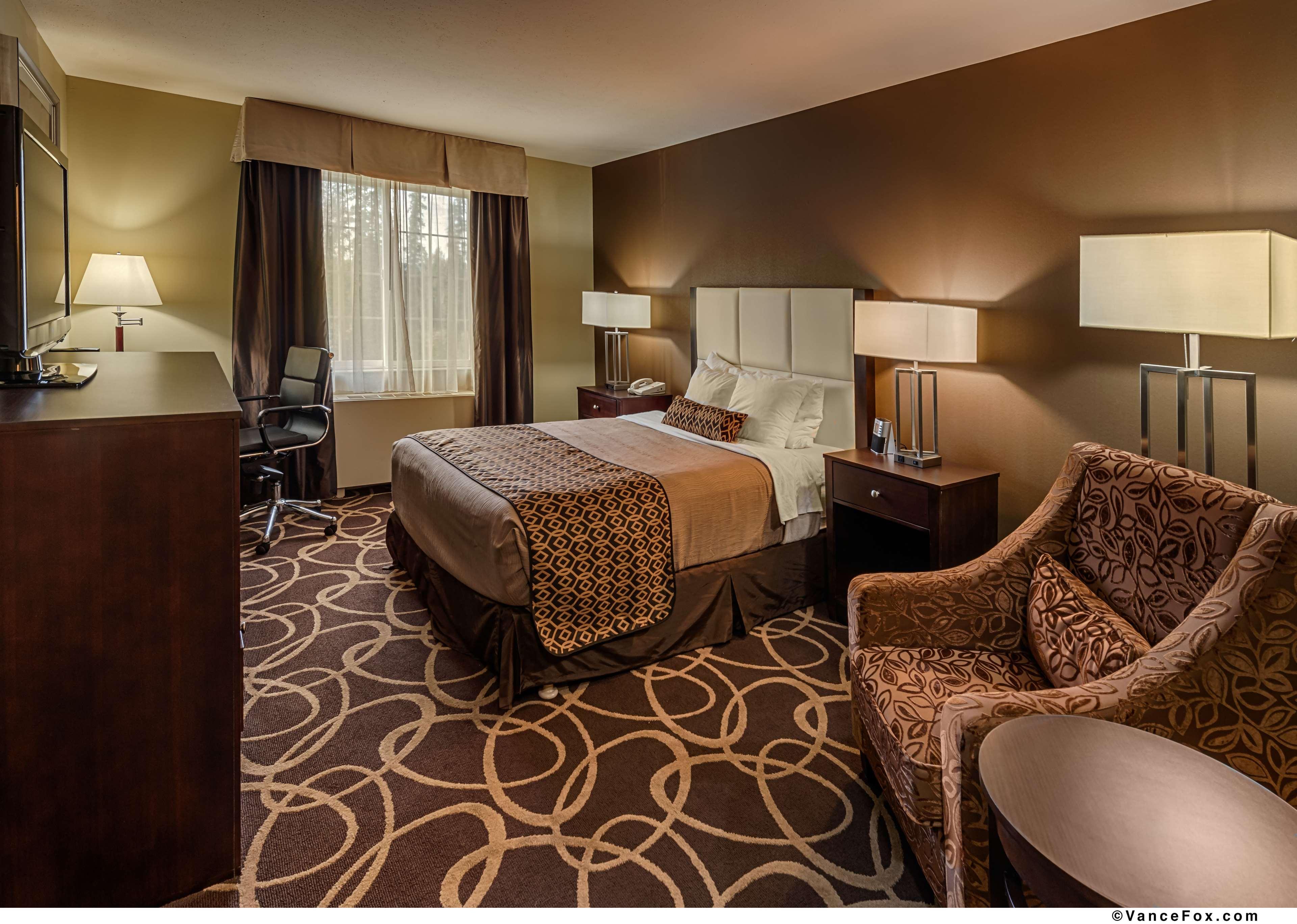 Best Western Plus Pioneer Park Inn Fairbanks Exterior photo
