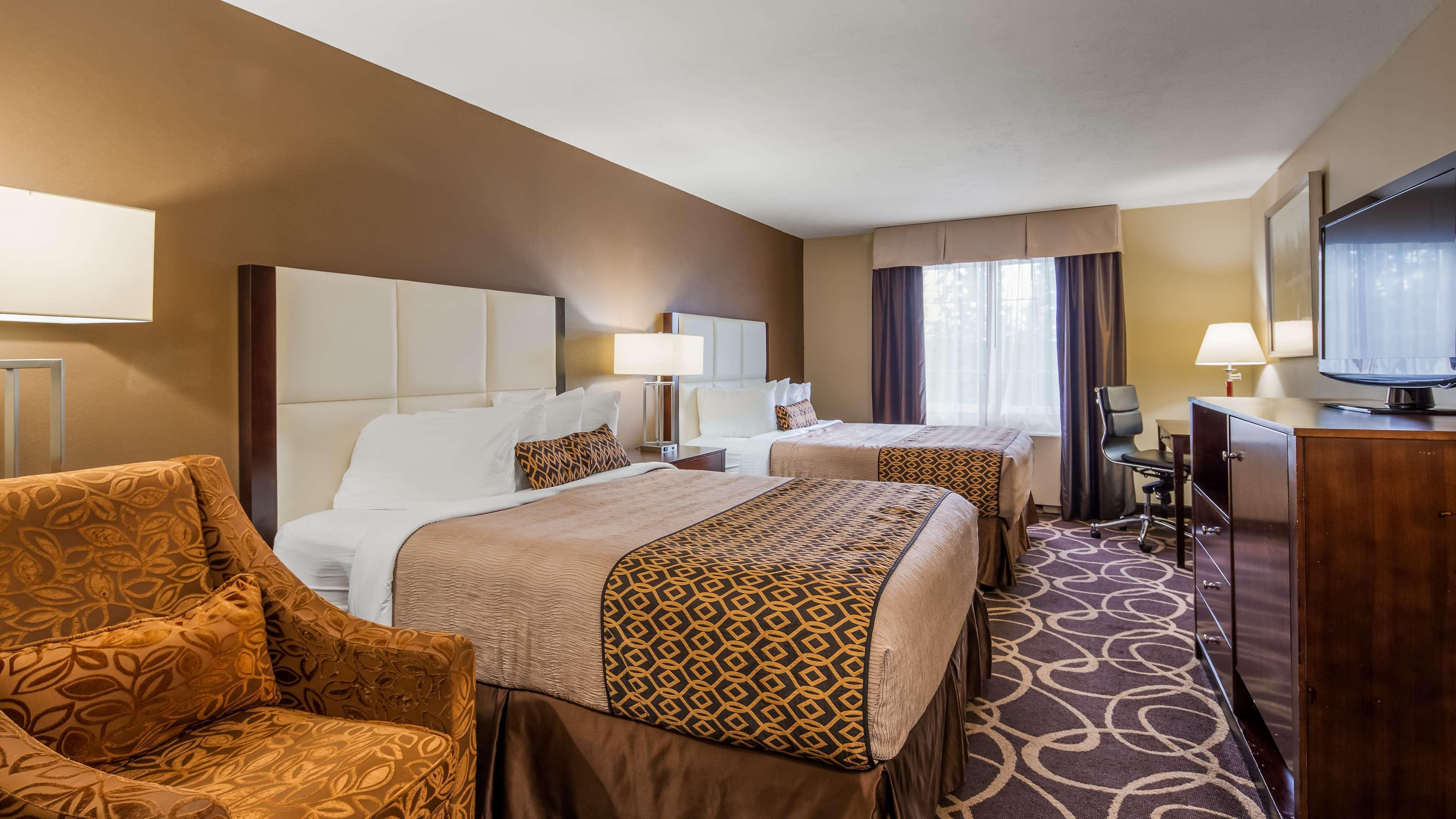 Best Western Plus Pioneer Park Inn Fairbanks Exterior photo