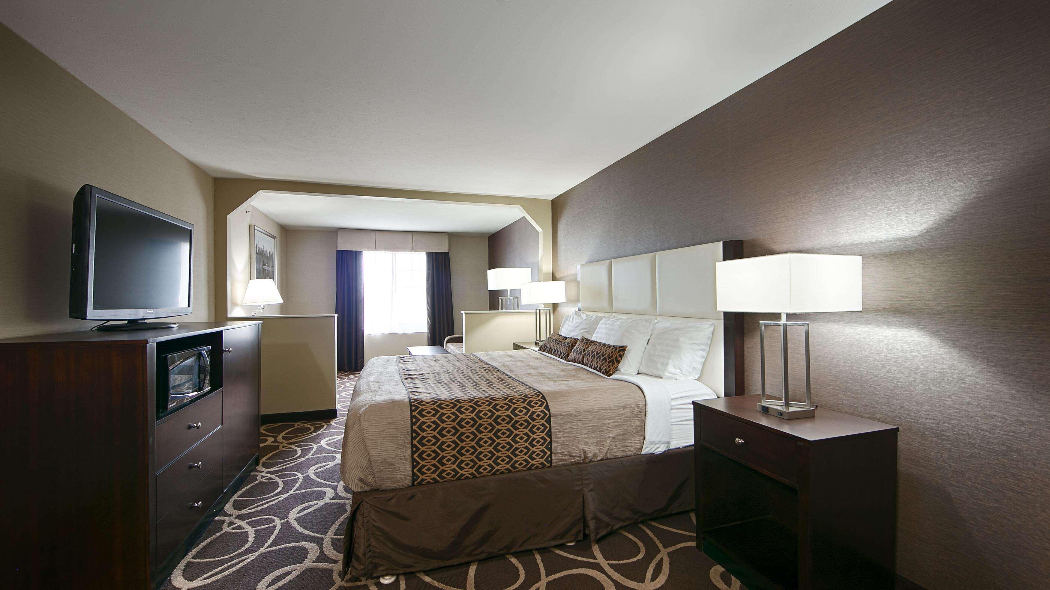 Best Western Plus Pioneer Park Inn Fairbanks Exterior photo