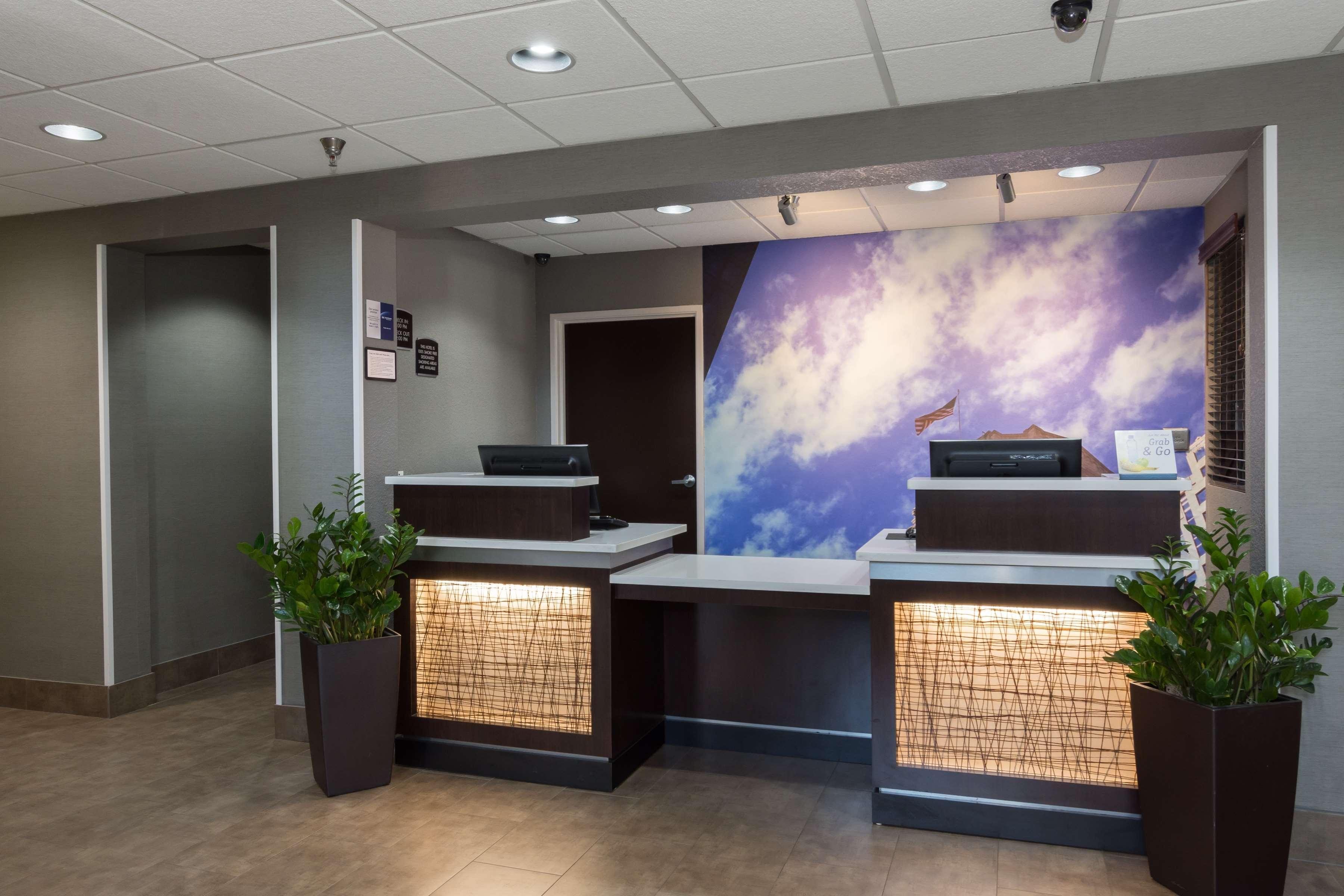 Best Western Plus Pioneer Park Inn Fairbanks Exterior photo