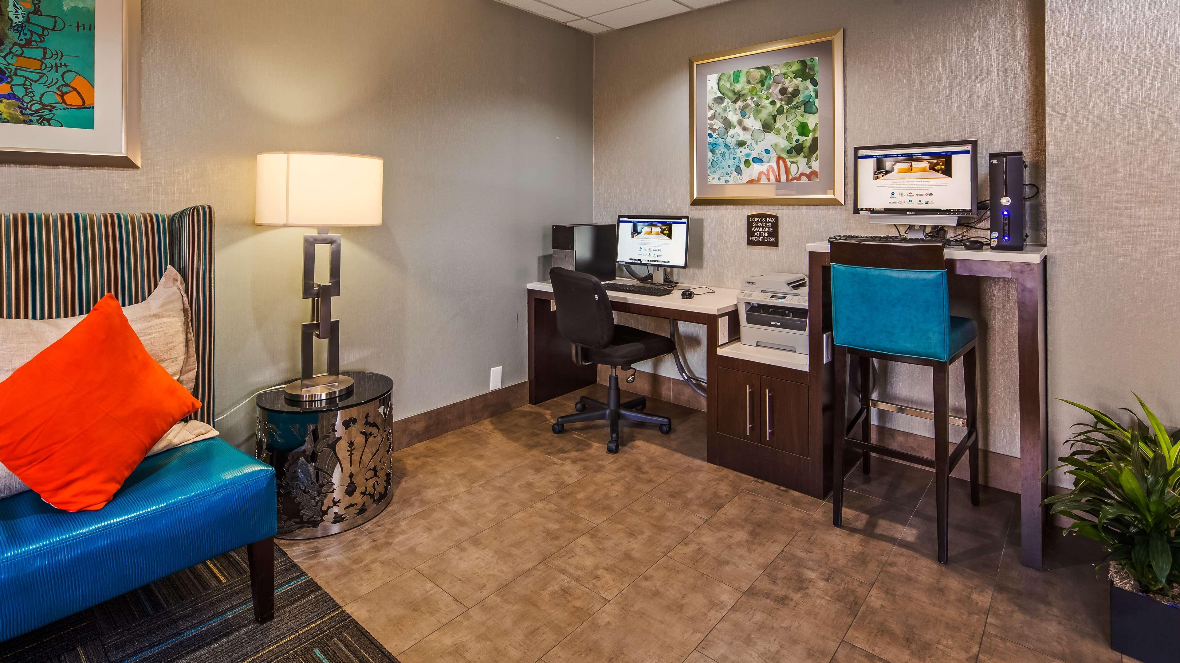 Best Western Plus Pioneer Park Inn Fairbanks Exterior photo