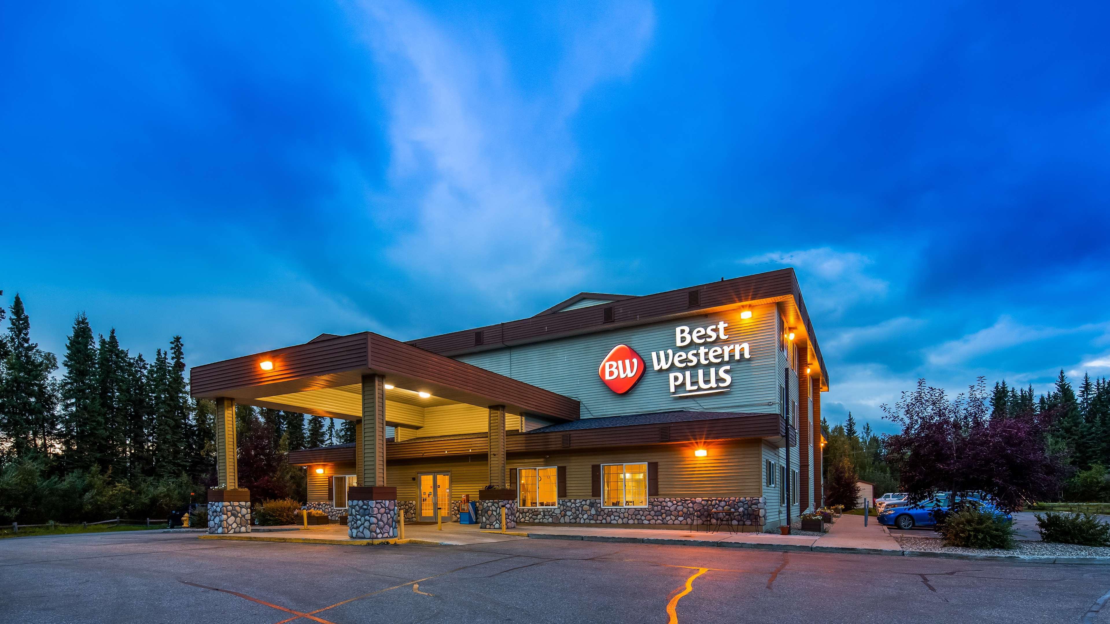 Best Western Plus Pioneer Park Inn Fairbanks Exterior photo